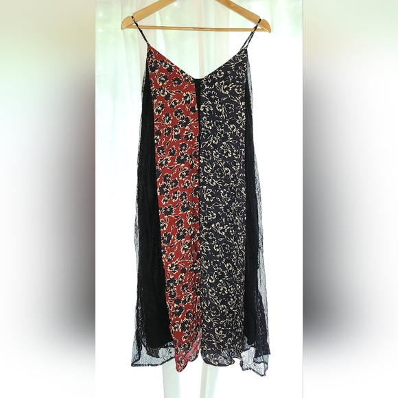 Beautiful knee length dress from French Connection - Picture 1 of 10